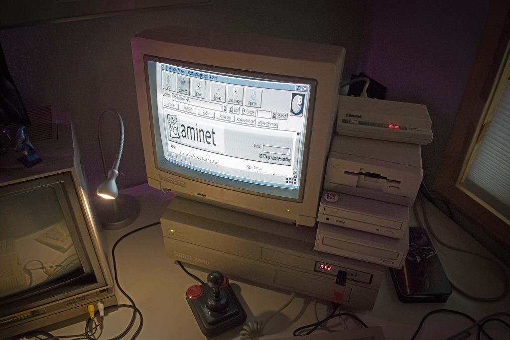 Amiga 2000 - online in 2016!! With the awesome Plipbox ethernet adaptor